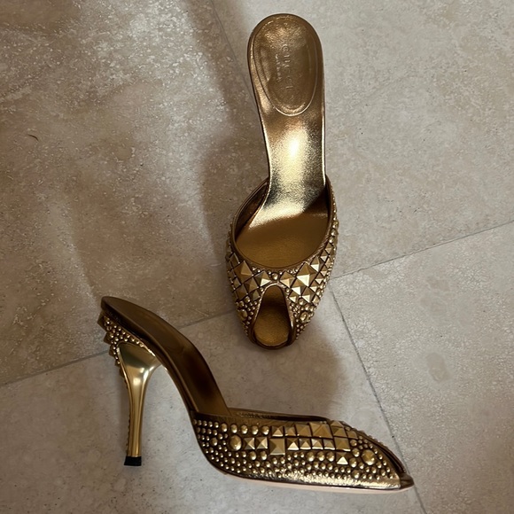 GUCCI Vintage Gold Goddess Mules. 7B - Picture 1 of 13